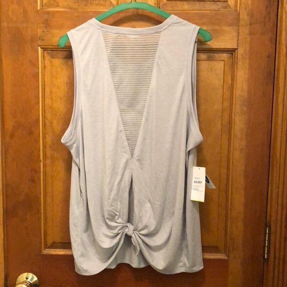Old Navy workout top - Picture 2 of 3